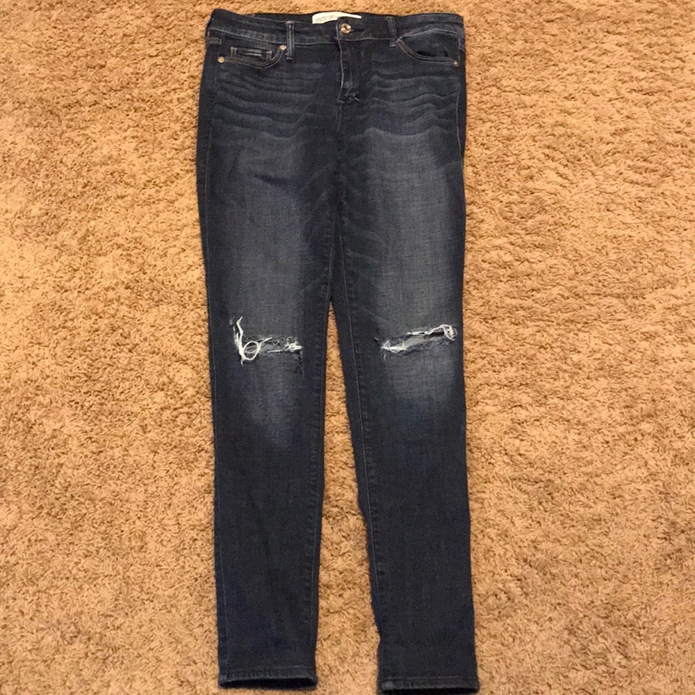 Dark skinny jeans